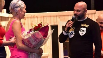 Overrask ægteskabsforslag til İpek Tanrıyar på scenen