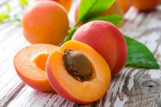 Hvad er fordelene ved at spise abrikos på tom mave? Slankende med abrikosform te
