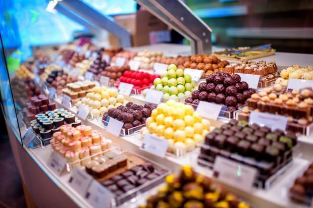 Hvor kan man købe festlig chokolade og sukker?