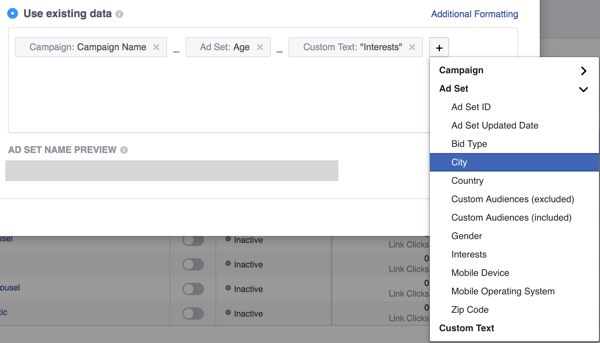 Tilføj felter for at konfigurere din navngivningskonvention for Facebook-annoncer.