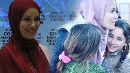 Første foto fra Gamze Özçelik, der gik ind i hijab