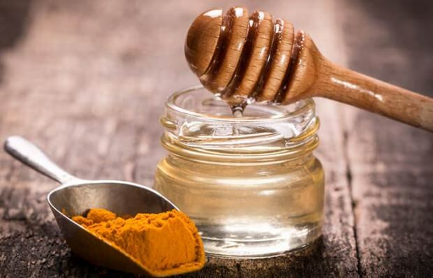 Fordelene ved honning og gurkemeje