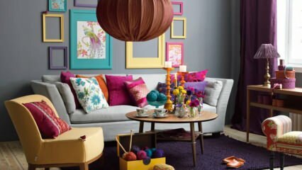 Forslag til moderne boligdekoration med lilla farve