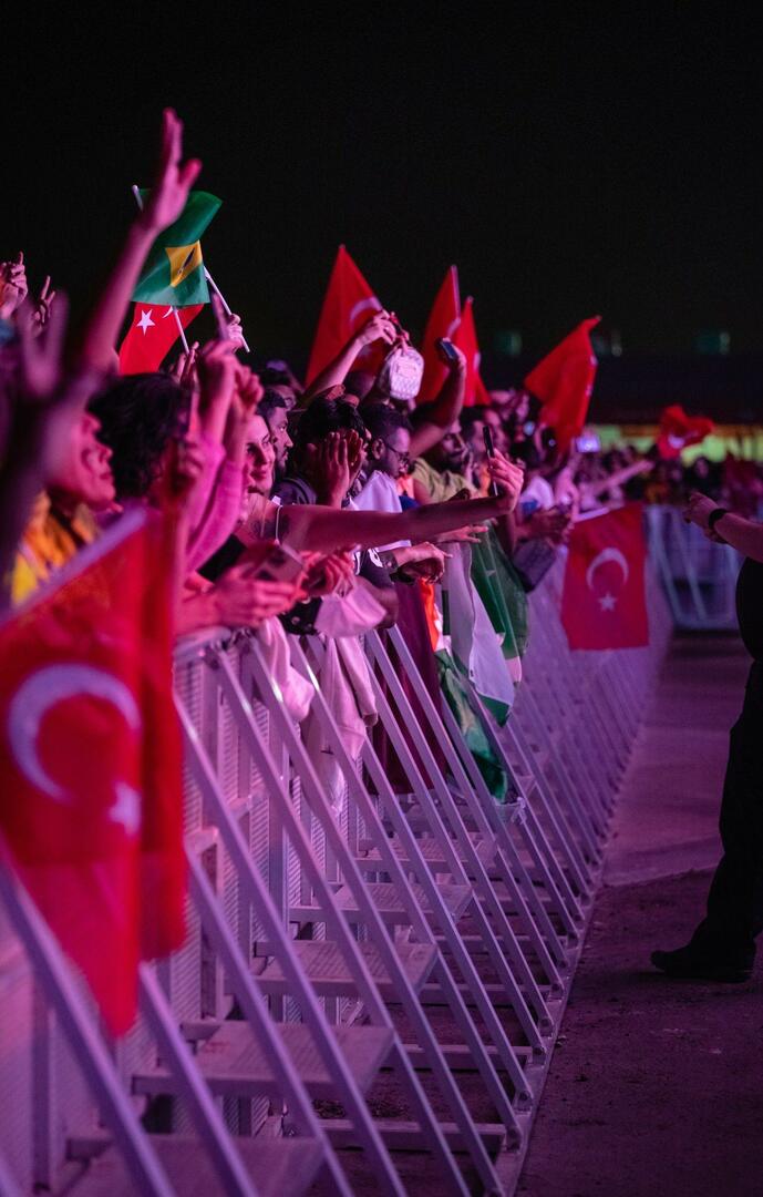 Zeynep Bastik mødte sine fans i Qatar