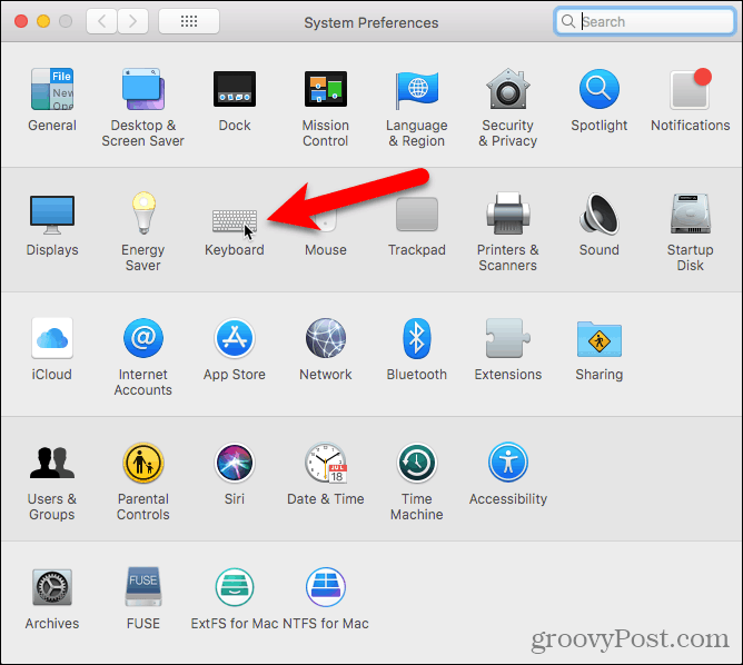 Klik på Tastatur i Systemindstillinger på en Mac