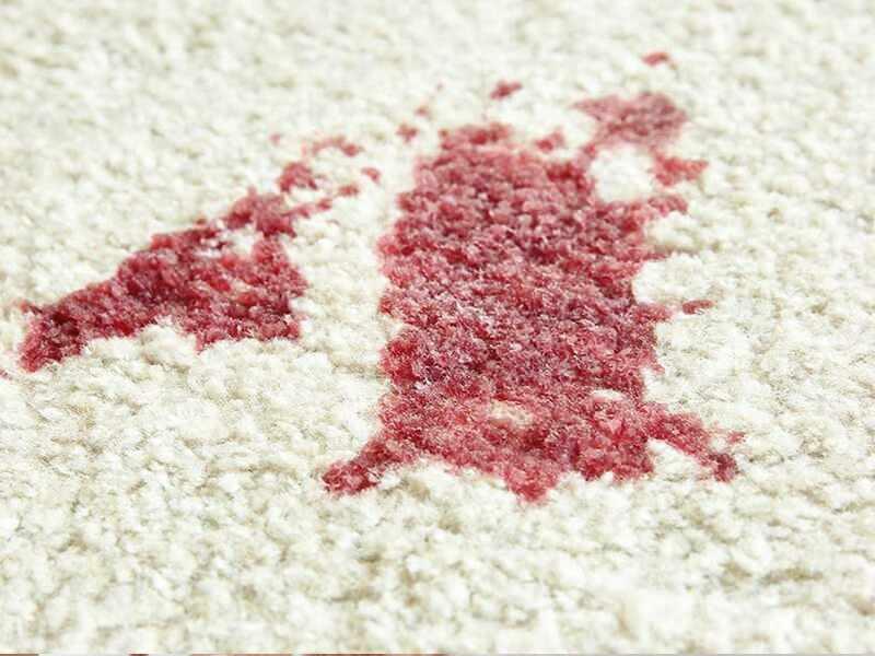 hvordan man fjerner morbærplet fra tæppet