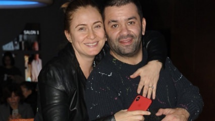 Støtte til Ceyda Düvenci og hans kone Cem Yılmaz