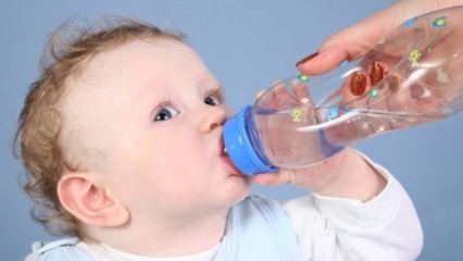 Bør babyer få vand?