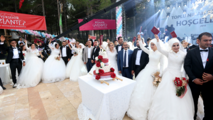 Fatma Şahin valgte brylluppet mellem 50 par i Gaziantep!