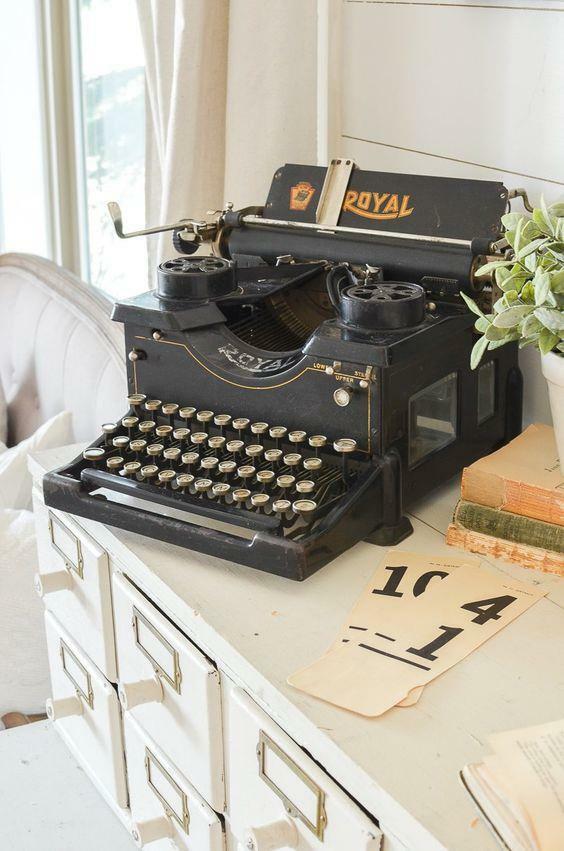 Brug af skrivemaskine i boligindretning 