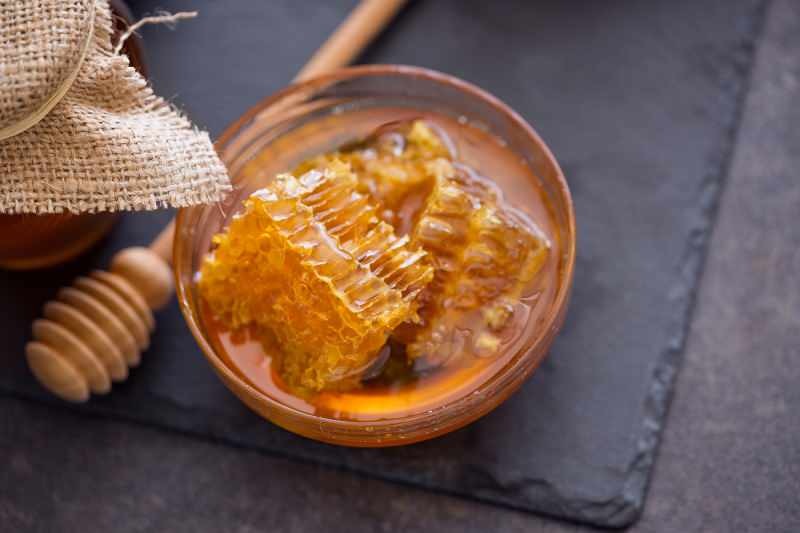 Hvad er Manuka-honning, og hvad er dens fordele? Effekten af ​​Manuka honning på kræftbehandling ..