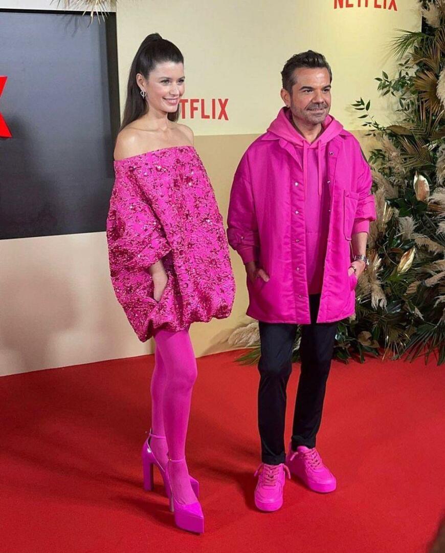 Beren Saat og Kenan Doğulu rystede sociale medier med deres lyserøde kombination