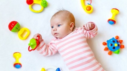 Hvad skal babyens legetøj i første alderen være?