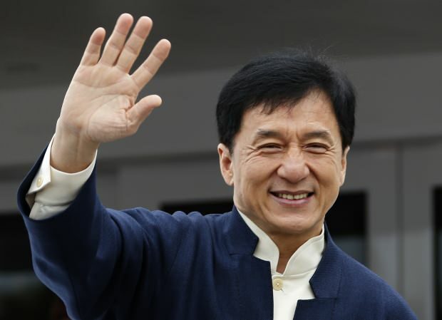 Den berømte skuespillerinde Jackie Chan angiveligt sættes i karantæne fra coronavirus! Hvem er Jackie Chan?