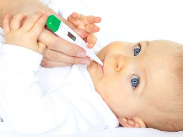 Sådan reduceres feber hos spædbørn