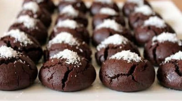 Hvordan laver man de nemmeste brownie-cookies? Kakao våde cookies opskrift