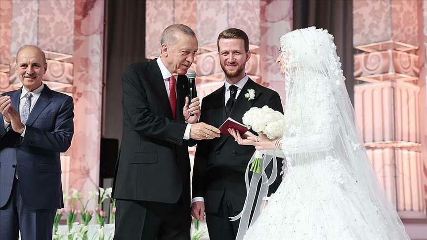 Præsident Erdoğan var vidne til brylluppet af sin nevø Osama Erdoğan