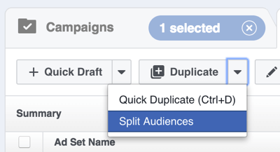 I Facebook Power Editor skal du klikke på pilen til højre for Duplicate og vælge Opdel målgrupper.