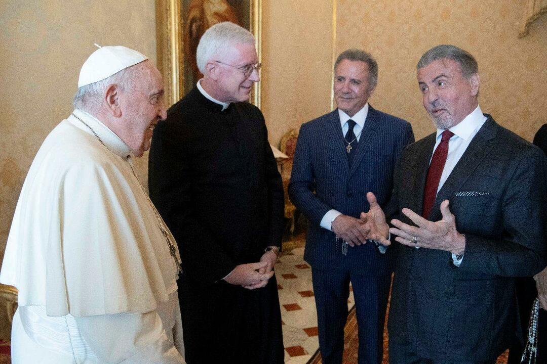 Sylvester Stallone besøgte pave Frans med sin familie