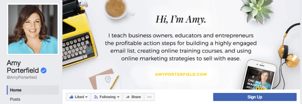 Amy Porterfield har en forretningsside, der har et professionelt profilbillede og en forside, der fremhæver de produkter og tjenester, hendes virksomhed tilbyder.