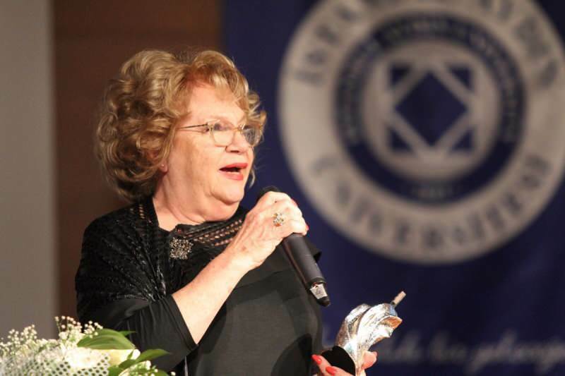 'Sakıp Sabancı Lifetime Achievement Award' blev tildelt Nevra Serezli