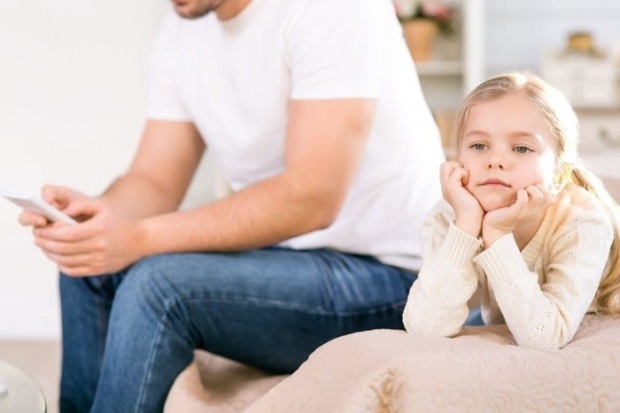 Hvad skal man gøre, hvis dit barn ikke vil tale med dig?