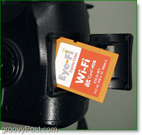 billeder af et øje-fi sdhc-kort, der går ind i et kamera