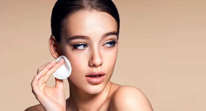 Hvordan udføres hudpleje efter makeup?