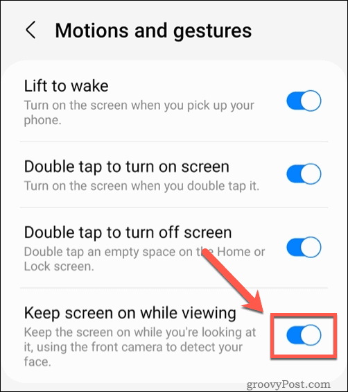 Aktiverer funktionen Hold skærmen tændt, mens du ser på Samsung-telefoner