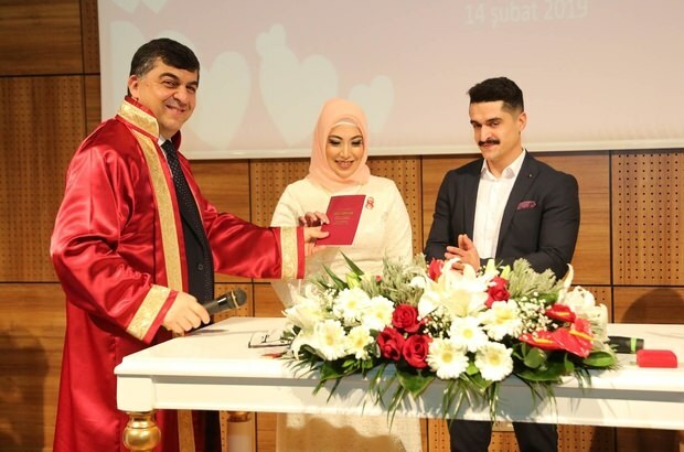 50 par på Şehitkamil sagde 'ja' til lykke