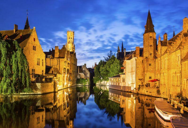 Hvor er Brugge? Hvilke steder skal man besøge i Brugge?