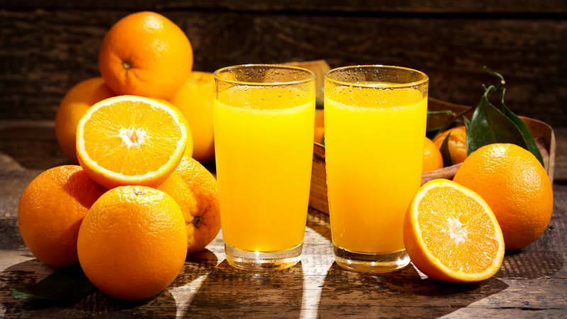 Skadene ved at drikke appelsinsaft til morgenmad