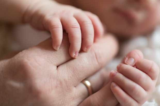 Hvorfor er babyer hænder kolde? Hånd og fod koldt hos spædbørn