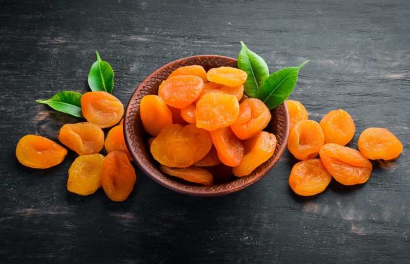 Hvordan man tørrer abrikos ved naturlige metoder derhjemme? Den nemmeste tørremetode