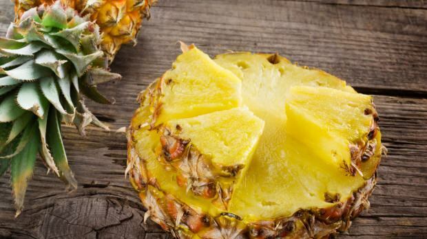 Hvordan skæres ananas?