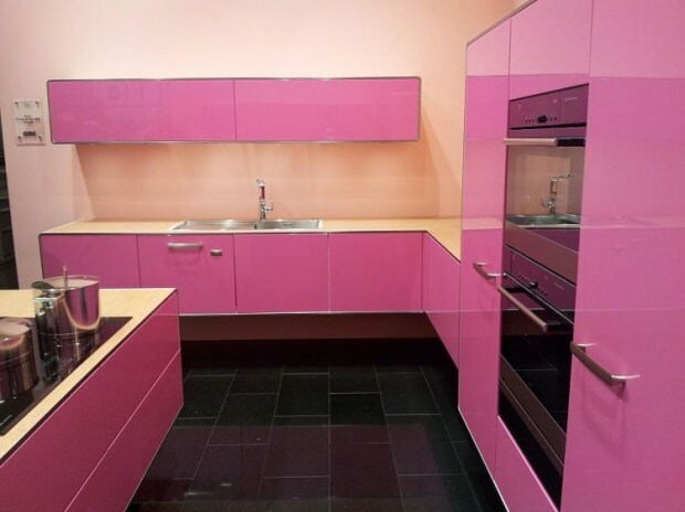 lyserød køkkenudsmykning ideer