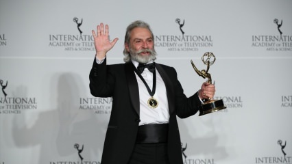  Emmy prisvindende skuespiller Haluk Bilginer er fortsat stolt! 