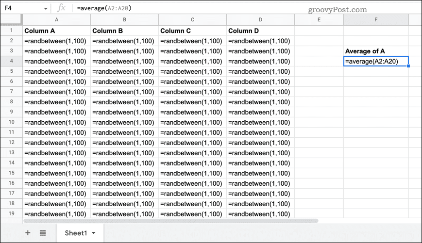 Et Google Sheets-regneark med formler synlige