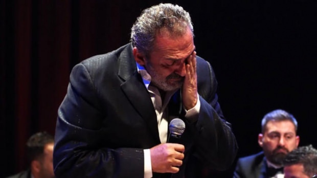 Yavuz Bingöl kunne ikke kontrollere sine tårer på scenen