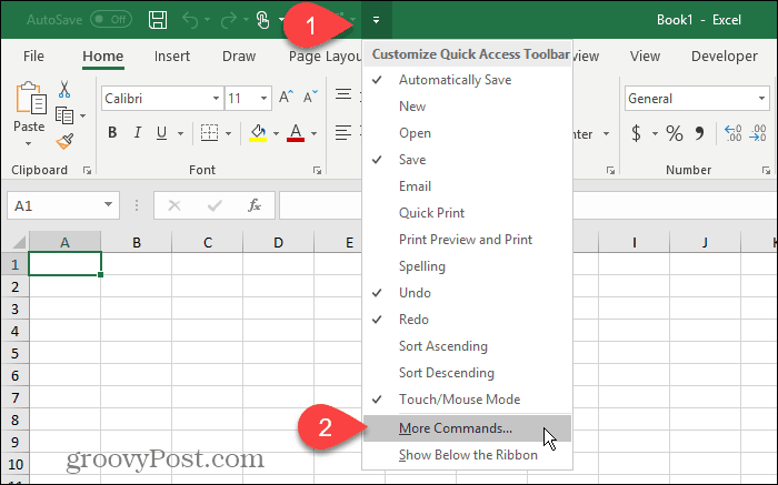 Vælg Flere kommandoer på værktøjslinjen til hurtig adgang i Excel