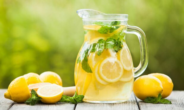 Hvordan laver man limonade derhjemme? 3 liters limonadeopskrift fra 1 citron