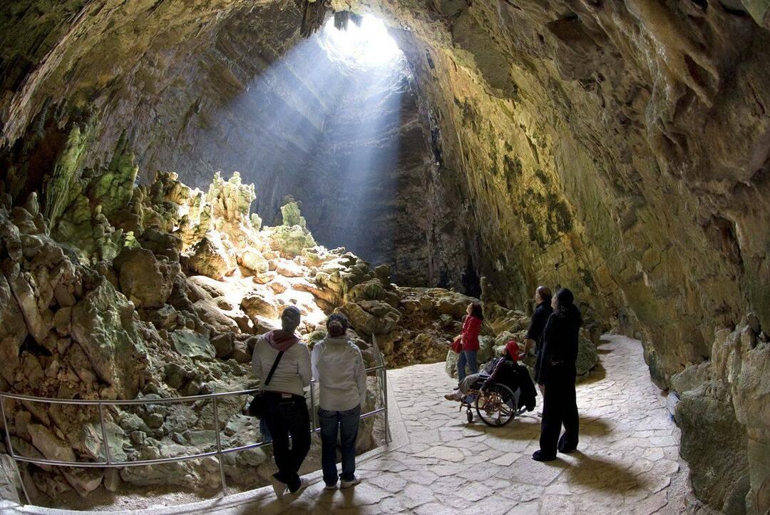Grotte di Castellana huler