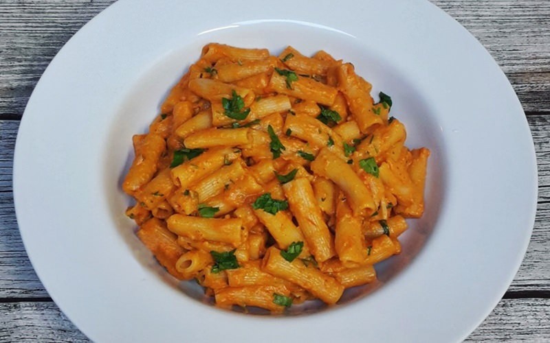 Hvordan fremstilles Gigi Hadid pasta? Gigi Hadid tomatpasta opskrift