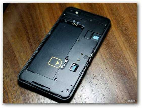 blackberry L batteri sim slot