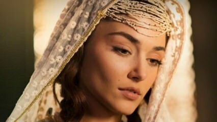 Slående skud fra Hande Erçel, en af ​​skuespillerne i filmen "Mevlana" på Mest-i Aşk!
