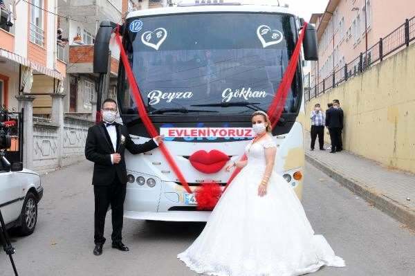 Drømmen om chaufføren, der ønsker at gøre shuttlebussen til en brudebil, er gået i opfyldelse!