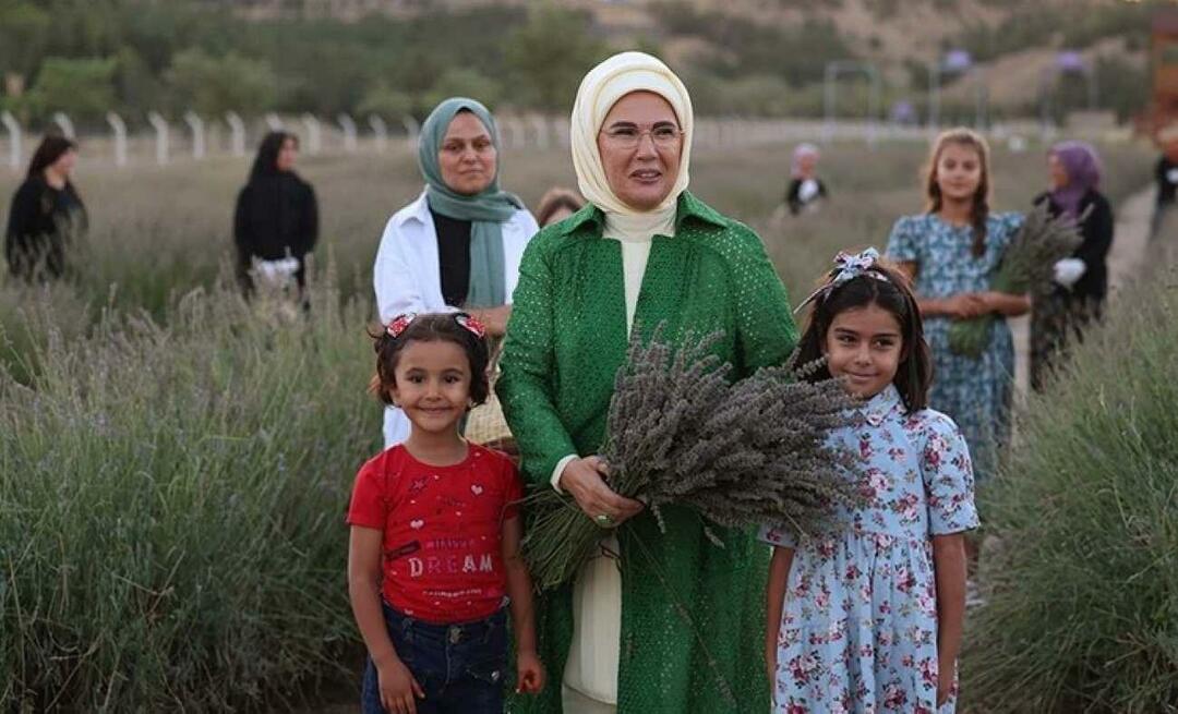 Førstedame Erdoğan besøgte den økologiske landsby og høstede lavendel i Ankara