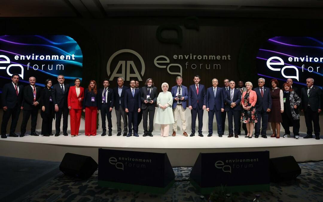Emine Erdoğan takkede Anadolu Agency ved International Environment Forum