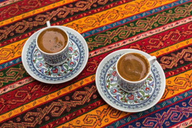 Hvordan får man hårdheden i smagen af ​​tyrkisk kaffe?