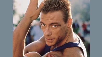 Jean Claude Van Damme sidder fast på linserne i Bodrum!